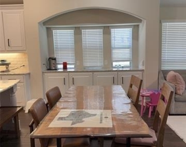 1113 Pheasant Crossing - Photo Thumbnail 9