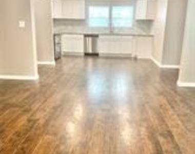 100 Brandies Street - Photo Thumbnail 2