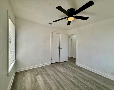 1509 Se 18th Street - Photo Thumbnail 19