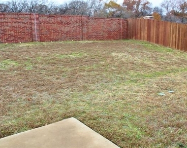 9322 Moon River Drive - Photo Thumbnail 11