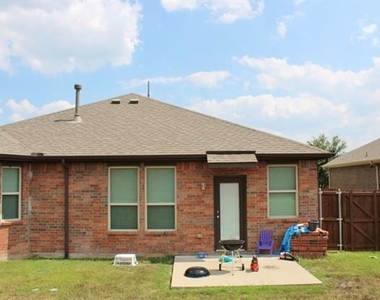 9322 Moon River Drive - Photo Thumbnail 10