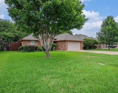 1307 Hyde Park Boulevard - Photo Thumbnail 1