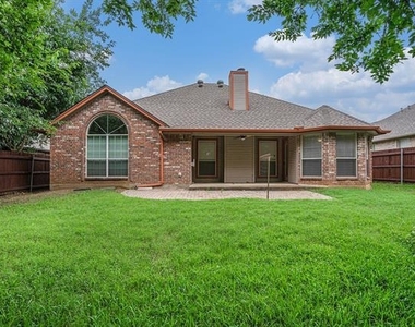1307 Hyde Park Boulevard - Photo Thumbnail 23