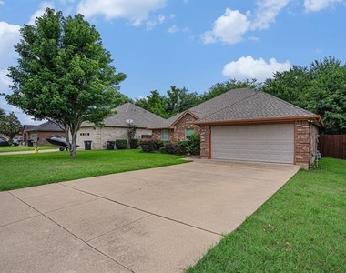 1307 Hyde Park Boulevard - Photo Thumbnail 2