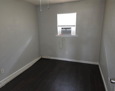 3910 Polly Street - Photo Thumbnail 5