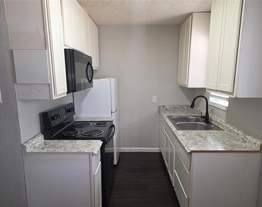 3910 Polly Street - Photo Thumbnail 1