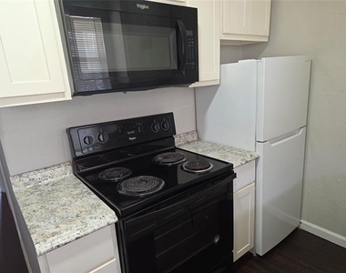 3910 Polly Street - Photo Thumbnail 3