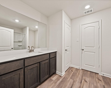 908 Burlington Avenue - Photo Thumbnail 6