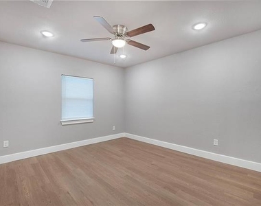 801 Sunny Slope Drive - Photo Thumbnail 9