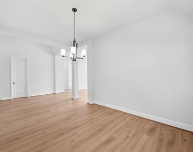 1822 Buckeye Lane - Photo Thumbnail 14