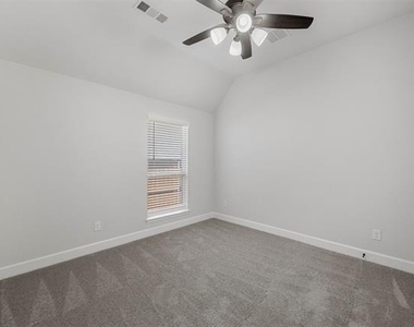 1822 Buckeye Lane - Photo Thumbnail 9