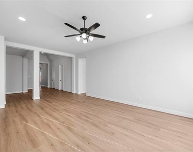 1822 Buckeye Lane - Photo Thumbnail 17