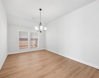 1822 Buckeye Lane - Photo Thumbnail 13