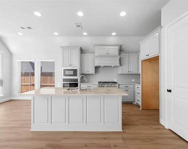 1822 Buckeye Lane - Photo Thumbnail 24