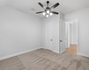 1822 Buckeye Lane - Photo Thumbnail 10