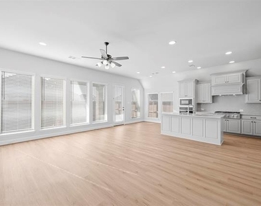 1822 Buckeye Lane - Photo Thumbnail 15