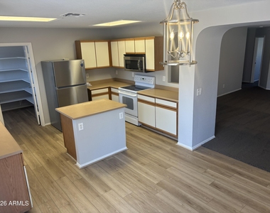 5225 E Florian Avenue - Photo Thumbnail 2