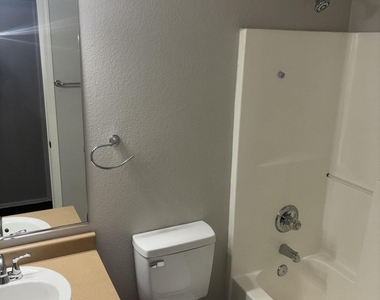 5225 E Florian Avenue - Photo Thumbnail 5