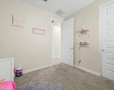 5816 N 90th Drive - Photo Thumbnail 7