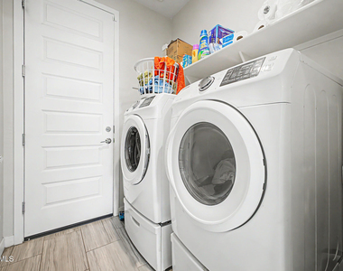 5816 N 90th Drive - Photo Thumbnail 9