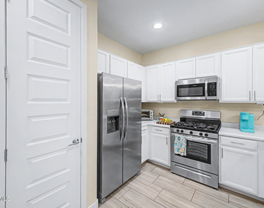 5816 N 90th Drive - Photo Thumbnail 21