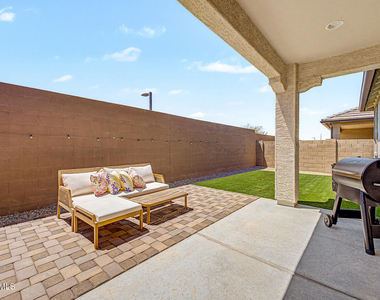 5816 N 90th Drive - Photo Thumbnail 4
