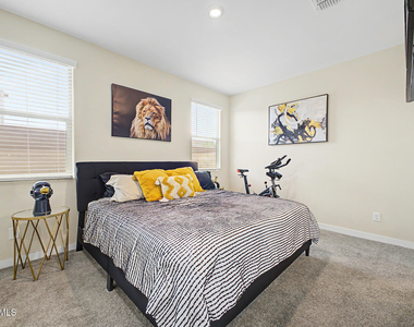 5816 N 90th Drive - Photo Thumbnail 11