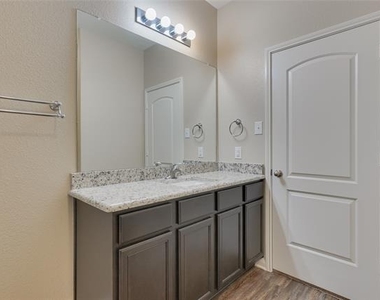 1517 Hill Top Court - Photo Thumbnail 18