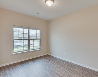 1517 Hill Top Court - Photo Thumbnail 6