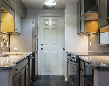 3230 Cole Avenue - Photo Thumbnail 3