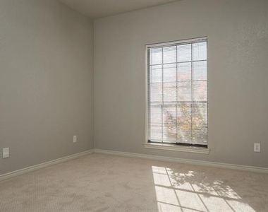 3230 Cole Avenue - Photo Thumbnail 4