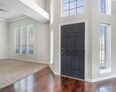 2940 Hagen Drive - Photo Thumbnail 2