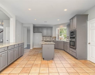 2940 Hagen Drive - Photo Thumbnail 11