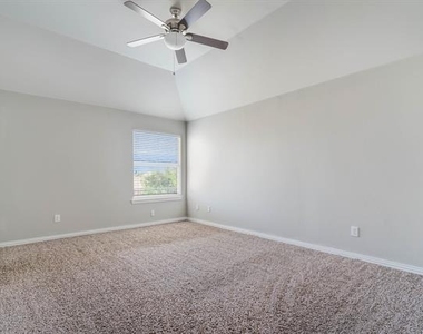 2940 Hagen Drive - Photo Thumbnail 20