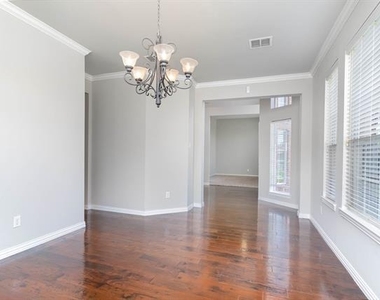 2940 Hagen Drive - Photo Thumbnail 6