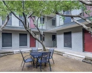 2707 Shelby Avenue - Photo Thumbnail 5