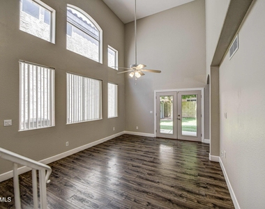 18613 N 35th Street - Photo Thumbnail 2