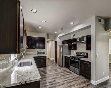 18613 N 35th Street - Photo Thumbnail 1