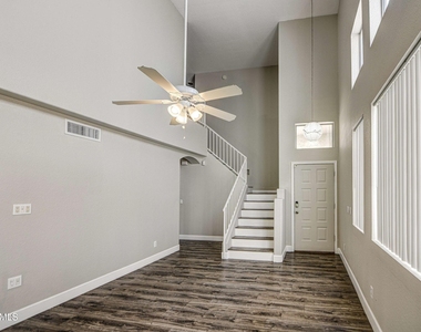 18613 N 35th Street - Photo Thumbnail 3