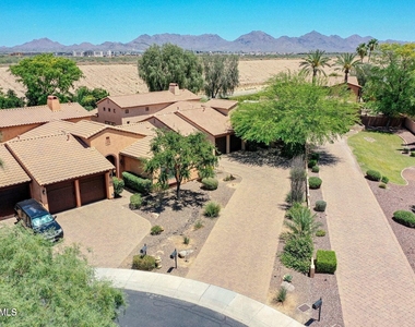 17809 N 57th Place - Photo Thumbnail 11