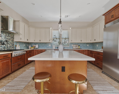 17809 N 57th Place - Photo Thumbnail 6