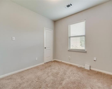 1503 Hill Top Court - Photo Thumbnail 17