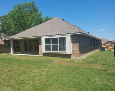 905 Remington Ranch Road - Photo Thumbnail 11