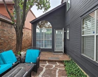 2956 S Bend Drive - Photo Thumbnail 25
