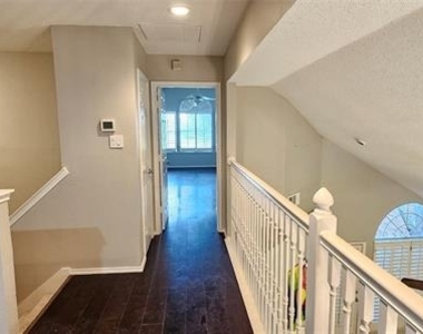 2956 S Bend Drive - Photo Thumbnail 19