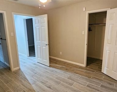 2956 S Bend Drive - Photo Thumbnail 14