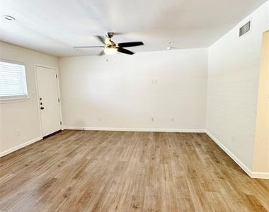 5010 San Jacinto Street - Photo Thumbnail 3