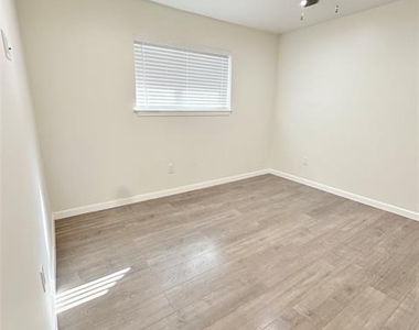 5010 San Jacinto Street - Photo Thumbnail 8