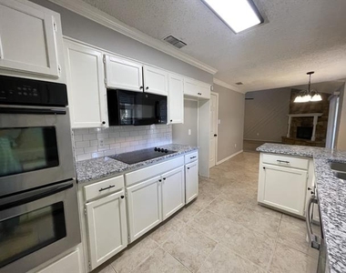 3502 Leighton Drive - Photo Thumbnail 3