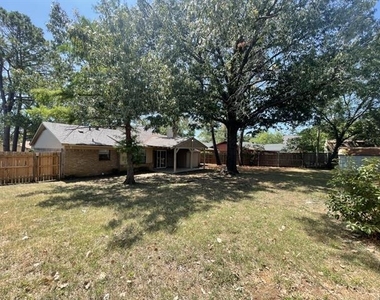 3502 Leighton Drive - Photo Thumbnail 11